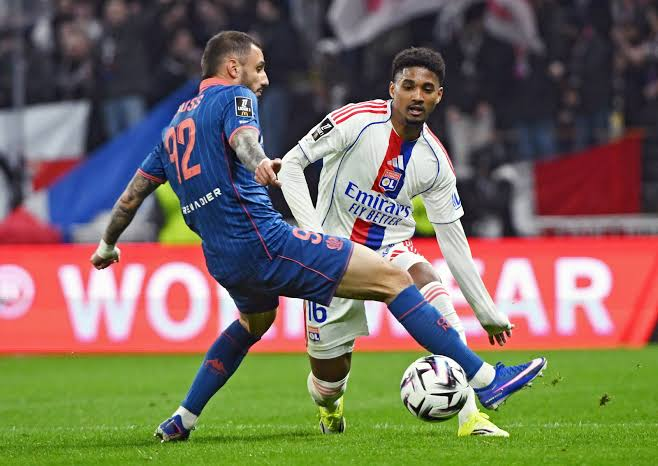Capitalizing on the Slump of Ligue 1 Giants During the 2012/13 Season